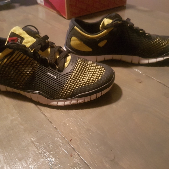 Reebok shoes - Picture 3 of 3